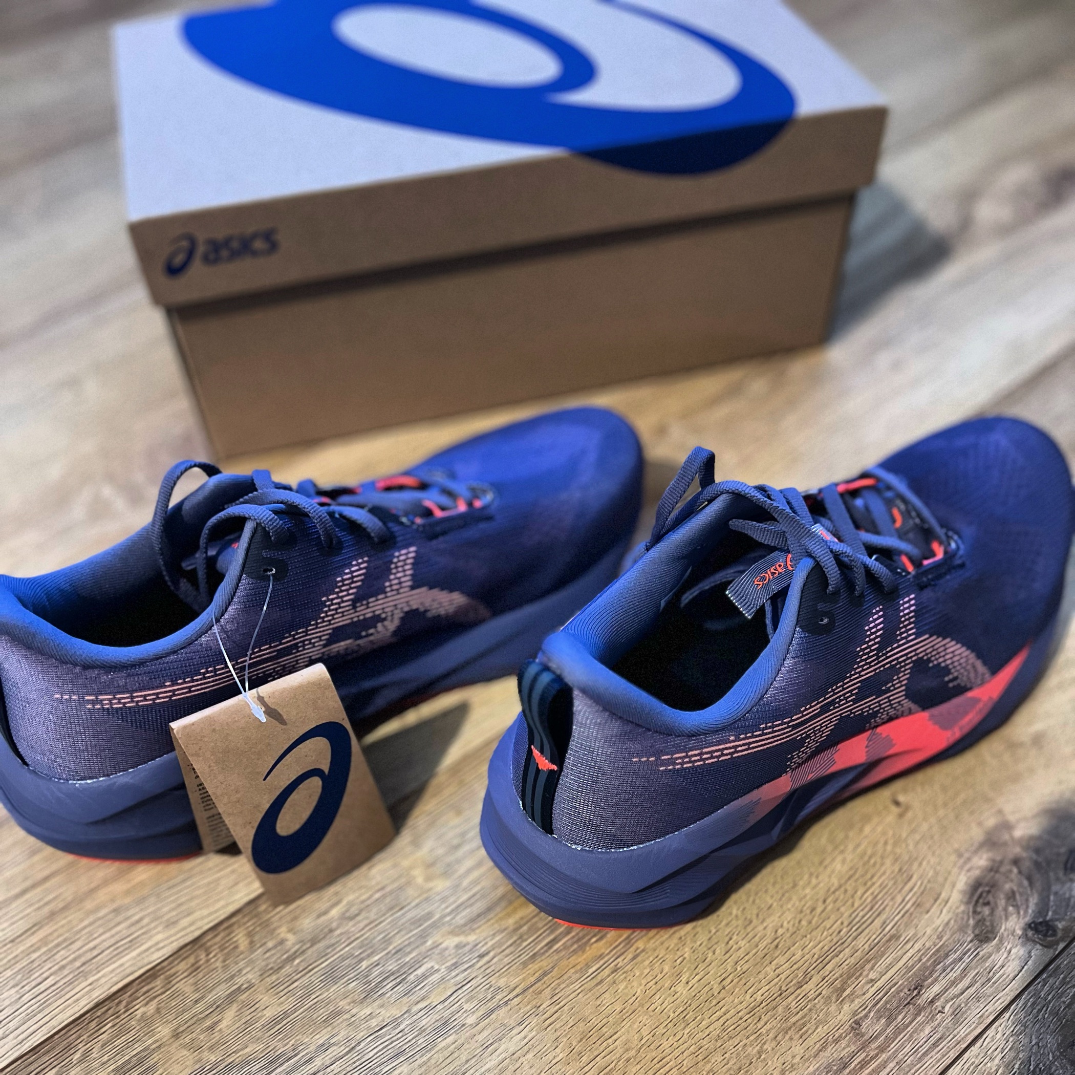 ASICS NovaBlast 5 : L&rsquo;Équilibre Parfait Entre Polyvalence et Réactivité