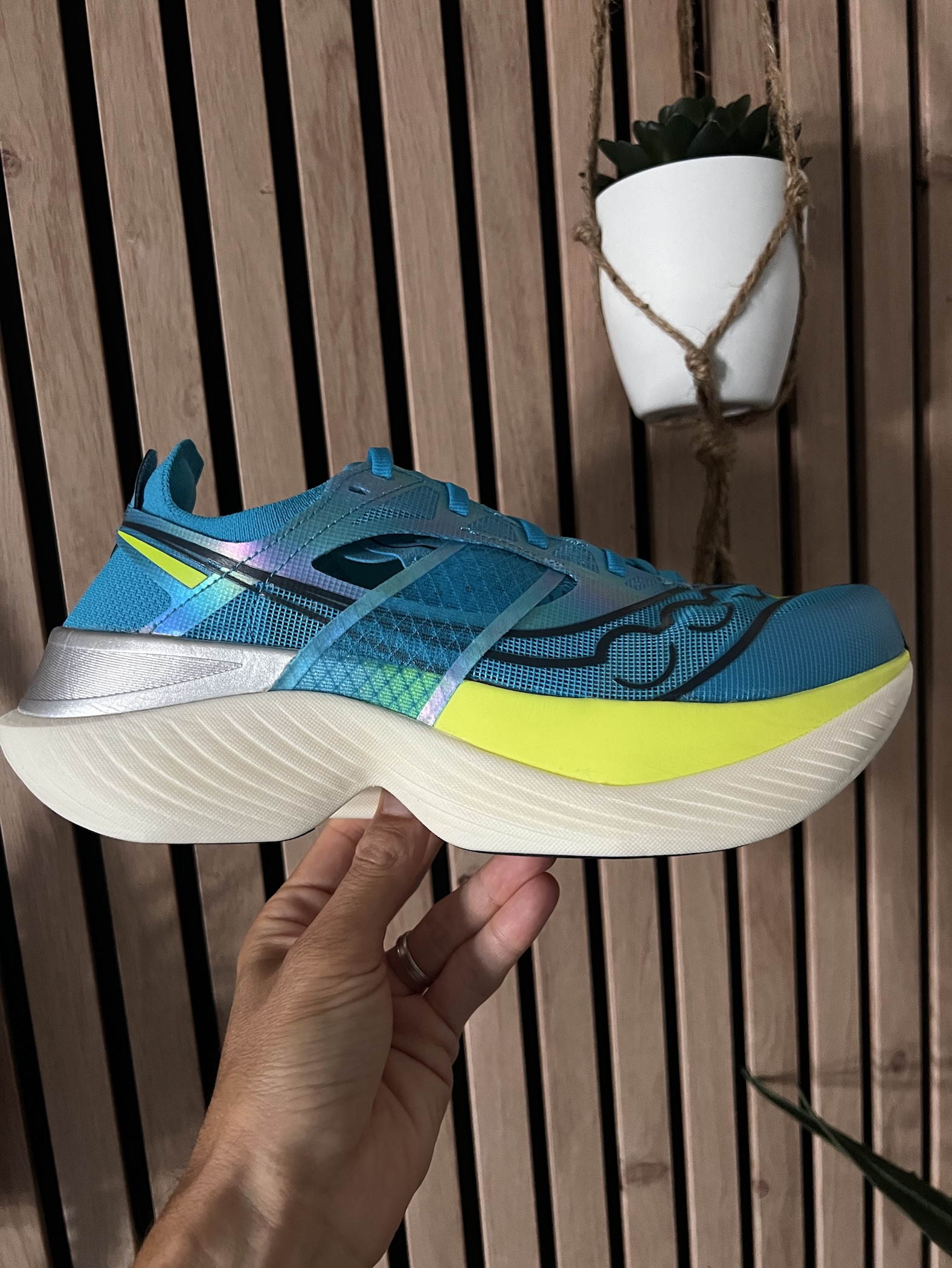 Test de l’Endorphin Elite 2 de Saucony : Une Chaussure Taillée pour la Compétition !